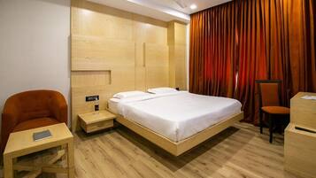 Deluxe Double Room | Premium bedding, in-room safe, iron/ironing board, free WiFi