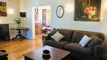 Smart TV, fireplace, DVD player, books