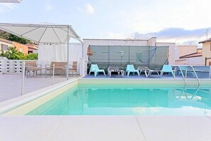 Pool - Casa Beleda B: A welcoming apartment situated at a short distance from the beach, with Free WI-FI. (Alcamo)