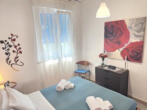 2 Schlafzimmer, Schreibtisch, Bügeleisen/Bügelbrett, kostenloses WLAN