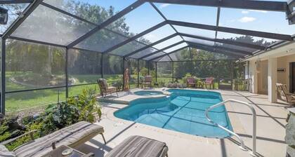 “La Casa Bella” - Your Home away from Home!
PERFECT FOR SNOWBIRDS AND FAMILIES