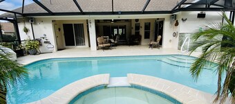 “La Casa Bella” - Your Home away from Home!
PERFECT FOR SNOWBIRDS AND FAMILIES