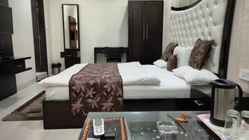 Superior Double Room, 1 Double Bed, City View | Premium bedding, down duvets, minibar, individually decorated