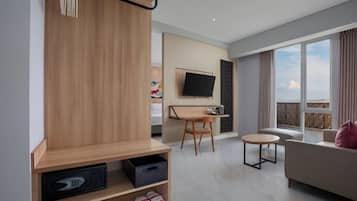 Deluxe Room, Balcony | Premium bedding, in-room safe, desk, iron/ironing board (on request)