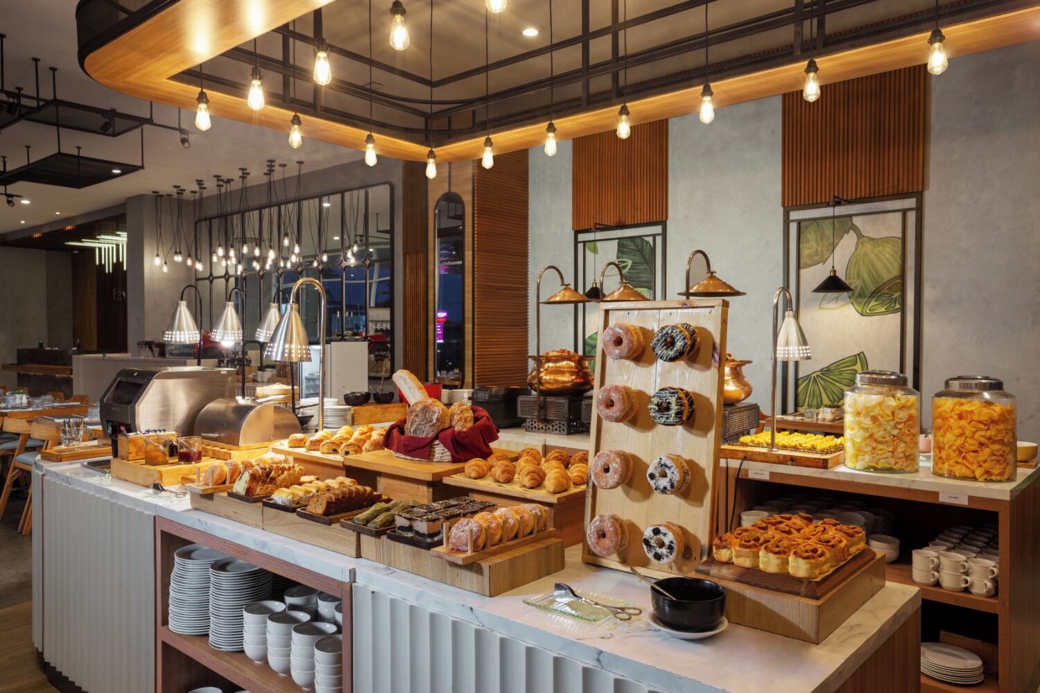 Daily buffet breakfast for a fee