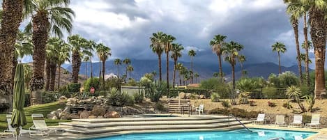 屋外プール、温水プール