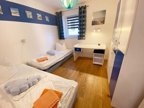 3 Schlafzimmer, Schreibtisch, Reisekinderbett, WLAN