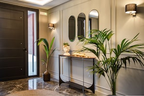 Quầy tiếp tân