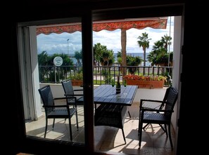 Dining - Apartment 'Beach Panorama Caleta' Waterfront and Air Conditioning (Caleta de Vélez)