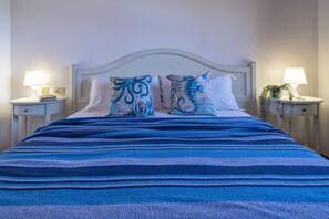 3 bedrooms, bed sheets