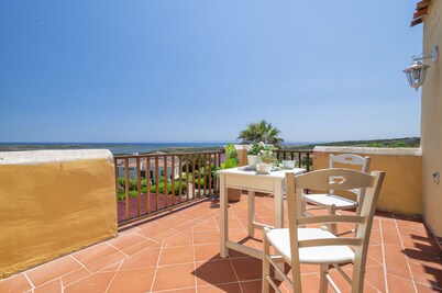 Villa "Azzurra" with Sea View, Pool and Garden