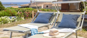 Villa "Azzurra" with Sea View, Pool and Garden