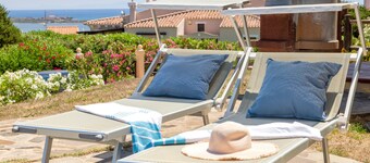 Villa "Azzurra" with Sea View, Pool and Garden