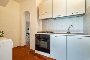 雪櫃、焗爐、爐具、廚房用具/餐具/器皿