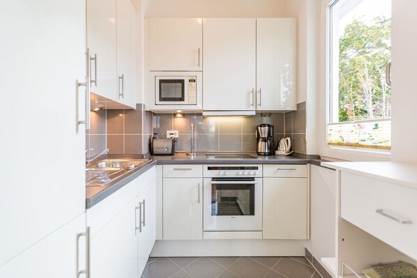 Køleskab, mikrobølgeovn, ovn, opvaskemaskine