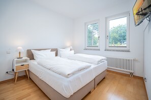 2 bedrooms, in-room safe, WiFi, bed sheets