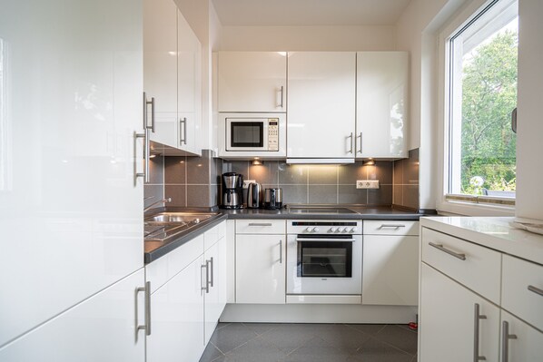 Fridge, microwave, oven, dishwasher