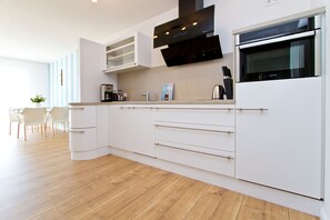 Kühlschrank, Mikrowelle, Geschirrspüler