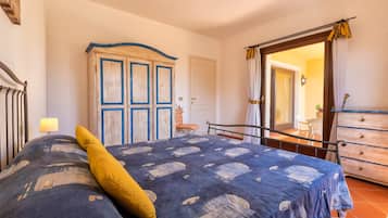 2 bedrooms, bed sheets