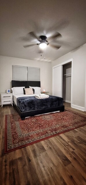 2 bedrooms, iron/ironing board, free WiFi, bed sheets