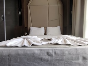 Economy-Zimmer | Minibar, Verdunkelungsvorhänge, kostenloses WLAN, Bettwäsche