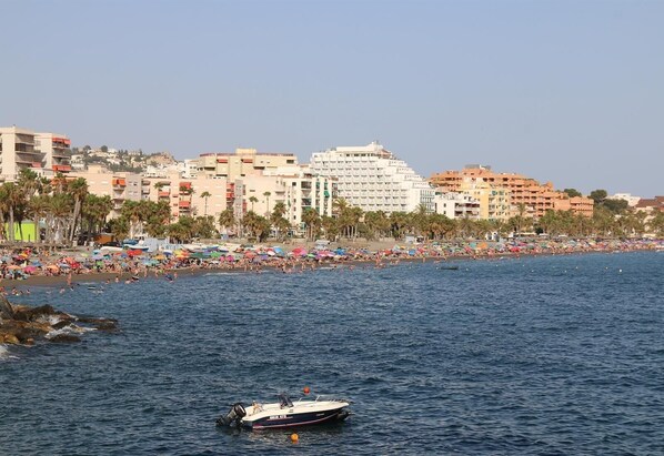 بالقرب من الشاطئ