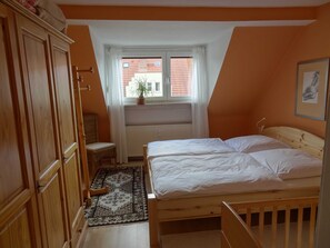 1 Schlafzimmer, Reisekinderbett, WLAN, Bettwäsche