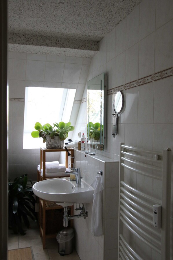 Unclassified image, 1 of 35, button