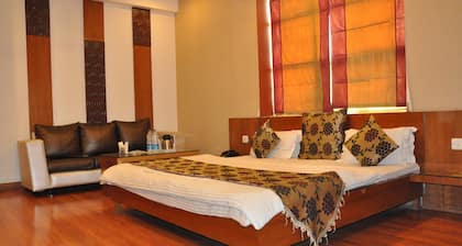 Hotel Mandakini Plaza