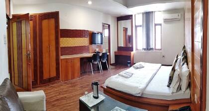 Hotel Mandakini Plaza