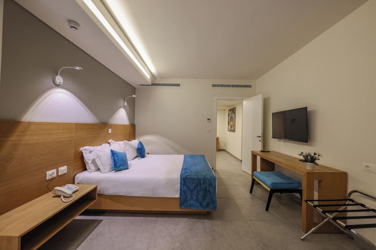 Studio Suite Keluarga | 2 kamar tidur, brankas, dan dilengkapi dengan perabotan berbeda-beda