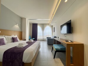 In-room safe, individually furnished, desk, laptop workspace - Majestic Byblos Grand Hotel (Byblos)