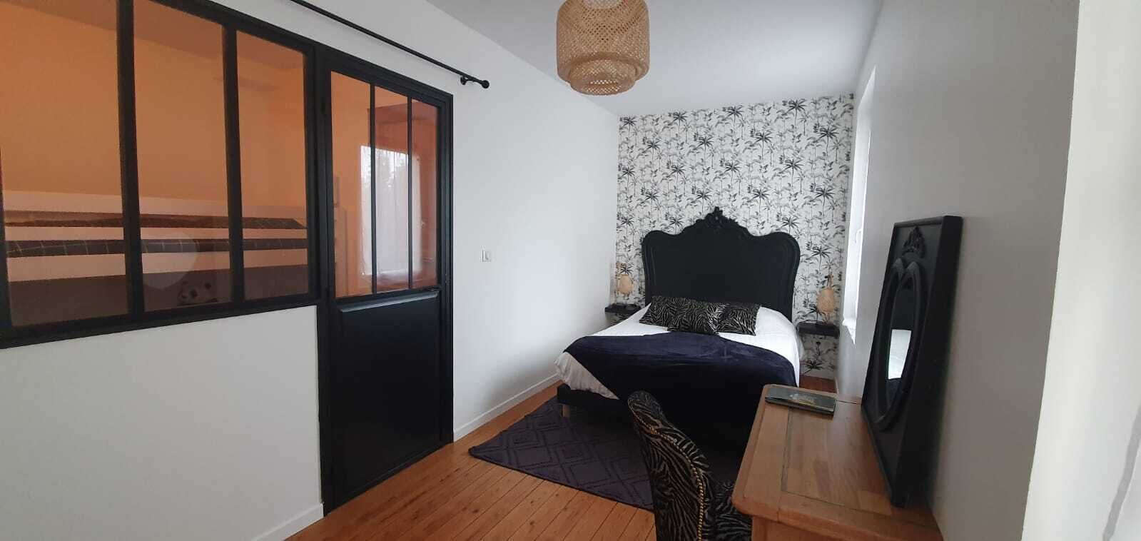 1 slaapkamer, een bureau, een strijkplank/strijkijzer, gratis wifi