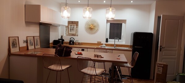 Fridge, microwave, oven, stovetop - O Tour's Angels "Rabelais" (37000 TOURS)