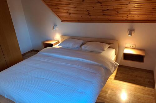 Huoneisto (Two Bedroom Apartment) | 4 makuuhuonetta