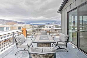Outdoor dining - Newly-Built Lakeside Gem w/ Community Perks! (Huntsville)
