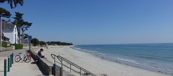 Cozy Beach House for 5-6 with Garden, Pool Access, 300m from Roaliguen Beach, Sarzeau