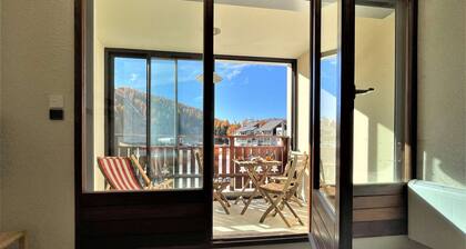Studio with Mountain Views, Near Slopes & Shuttle Bus