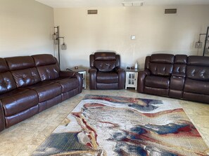 Smart TV, stereo, offices