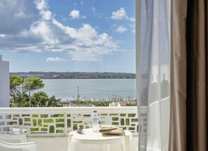 In-room safe, desk, laptop workspace, blackout curtains - Roquetes Rooms - Formentera Break (Formentera)