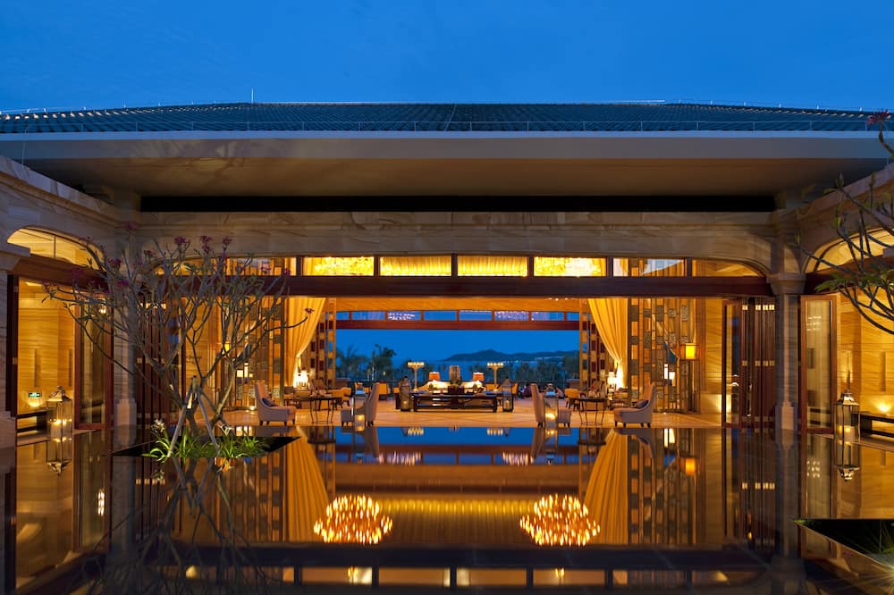 Wanda Reign Resort & Villa Haitang Bay