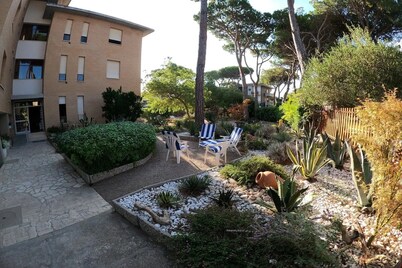 Residence Casa Pineta 5 minutes from the sea and services.