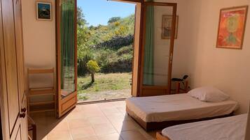 5 dormitorios, tabla de planchar con plancha, wifi gratis y ropa de cama