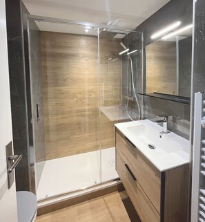 Bathtub