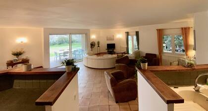 La Bucolique-Villa en plein coeur de la verdure !