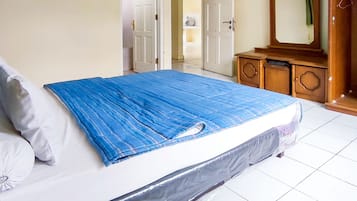 Villa, 3 Bedrooms (2 bathrooms) | 1 bedroom, desk, bed sheets