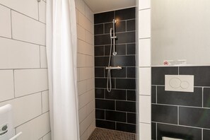 Shower, hair dryer - Le Bastidon, charming studio with sea view (Hyères)