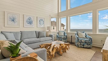 TV, videogames, DVD player, videoteca