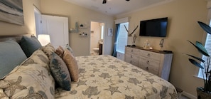 2 bedrooms, desk, free WiFi, bed sheets