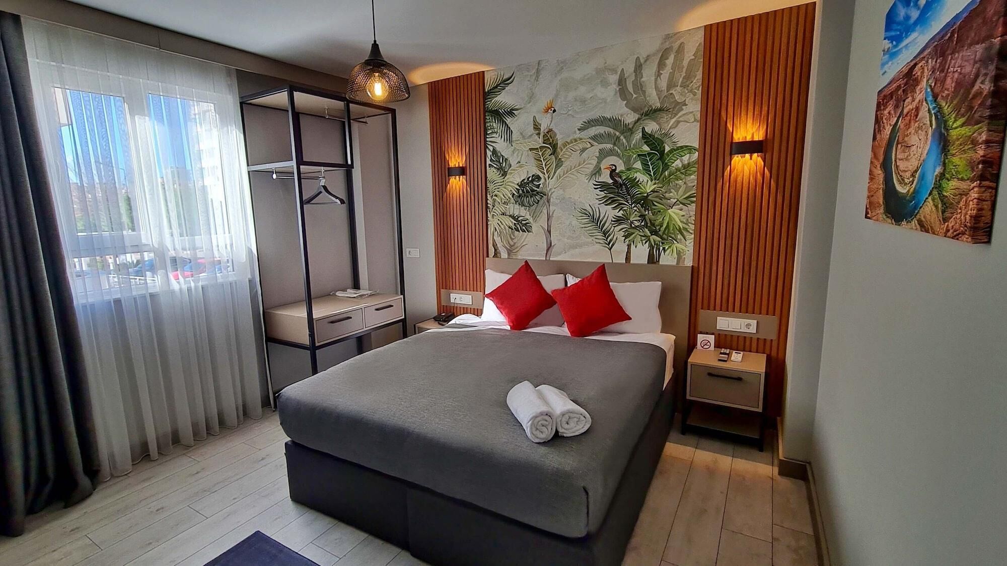 Quartos à prova de som, Wi-Fi de cortesia, roupa de cama
